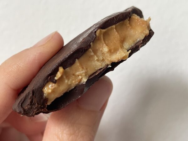 Recept na domácí Reeses – zdravé čokoládové košíčky s arašídovým máslem