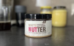Recenze BodyWorld White Chocolate & Salty Caramel Nutter a naše zkušenost
